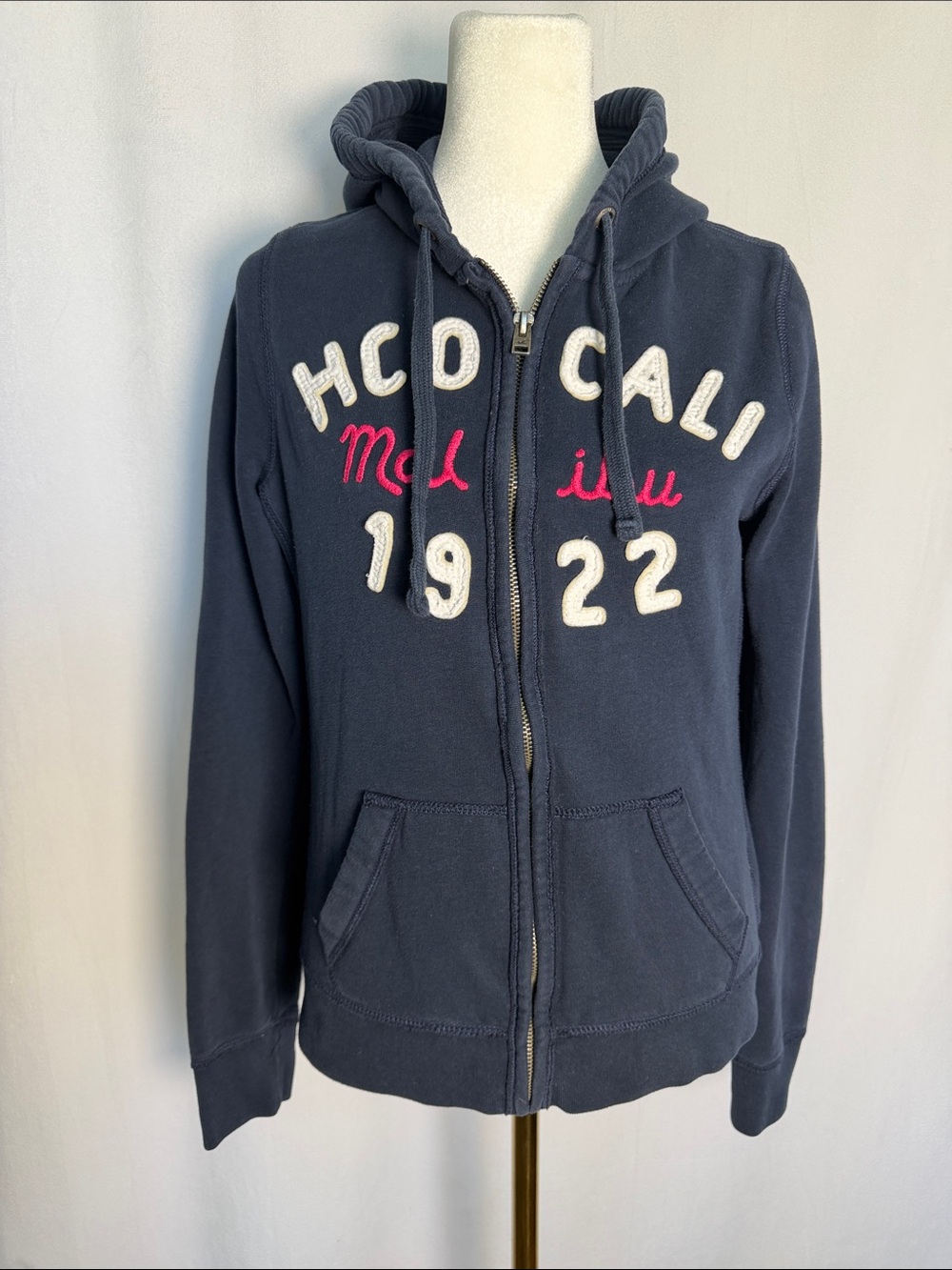Hollister Navy Full Zip-Up Hoodie Size L Pink Script & White Appliqué Malibu Y2K